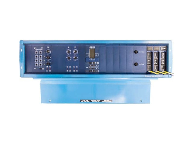 Buderus HW3302-X-EN avec M004, M074, 2x M023, F1/F2-T10A, 3x M128 et M171 Horloge digitale