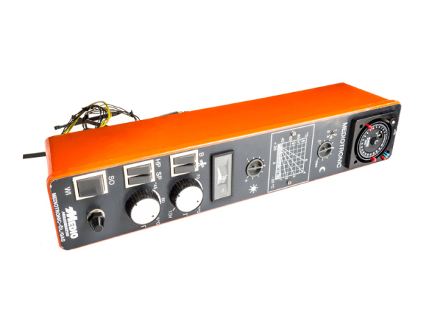 Medio Mediotronic Öl/Gas Kesselregelung mit Analoguhr